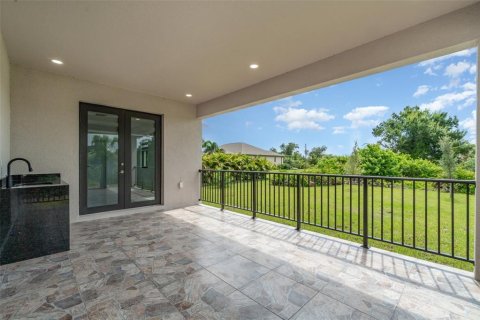 House in Port Charlotte, Florida 3 bedrooms, 166.85 sq.m. № 1881330 - photo 27