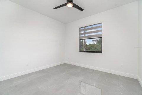 House in Port Charlotte, Florida 3 bedrooms, 166.85 sq.m. № 1881330 - photo 21