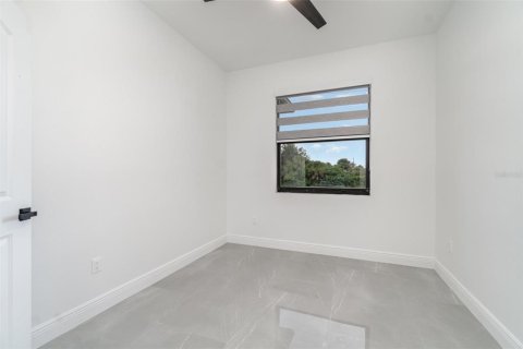 House in Port Charlotte, Florida 3 bedrooms, 166.85 sq.m. № 1881330 - photo 20