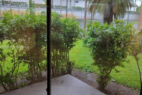 Condo in Doral, Florida, 2 bedrooms  № 2069409 - photo 6