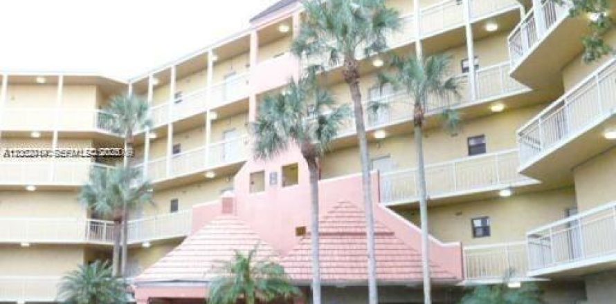 Condo in Doral, Florida, 2 bedrooms  № 2069409