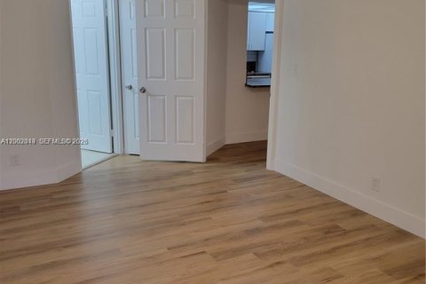 Condo in Doral, Florida, 2 bedrooms  № 2069409 - photo 4