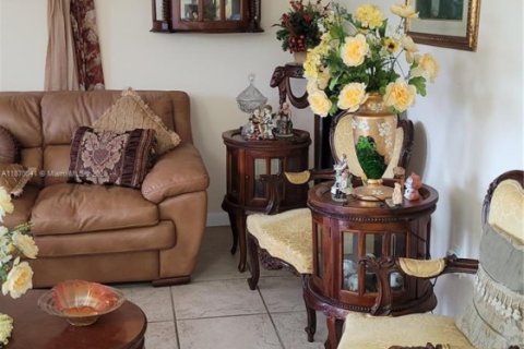 Condominio en venta en Miami Gardens, Florida, 2 dormitorios, 94.02 m2 № 1979450 - foto 10