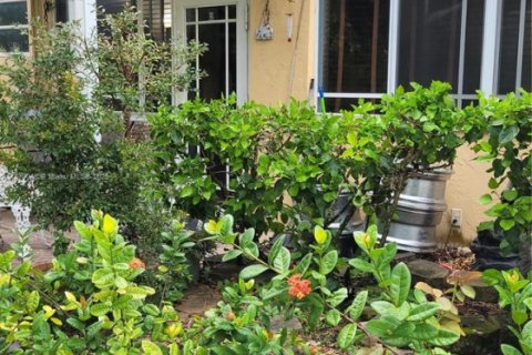 Condominio en venta en Miami Gardens, Florida, 2 dormitorios, 94.02 m2 № 1979450 - foto 1