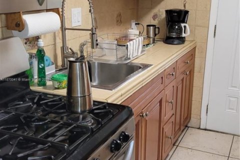 Condominio en venta en Miami Gardens, Florida, 2 dormitorios, 94.02 m2 № 1979450 - foto 6