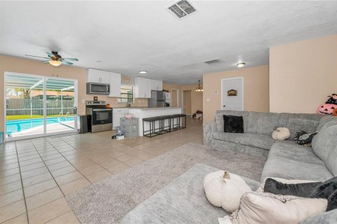 Villa ou maison à vendre à Port Richey, Floride: 4 chambres, 151.8 m2 № 2319261 - photo 17