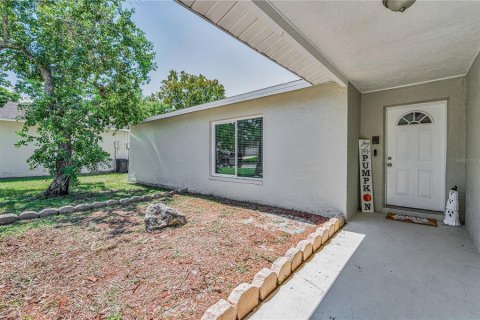 Villa ou maison à vendre à Port Richey, Floride: 4 chambres, 151.8 m2 № 2319261 - photo 10