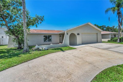 Villa ou maison à vendre à Port Richey, Floride: 4 chambres, 151.8 m2 № 2319261 - photo 4
