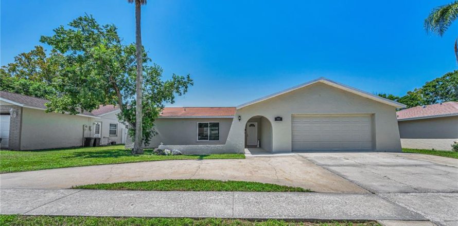 Villa ou maison à Port Richey, Floride 4 chambres, 151.8 m2 № 2319261