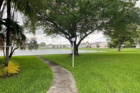 Copropriété à louer à Oakland Park, Floride: 2 chambres, 101.82 m2 № 1836699 - photo 10