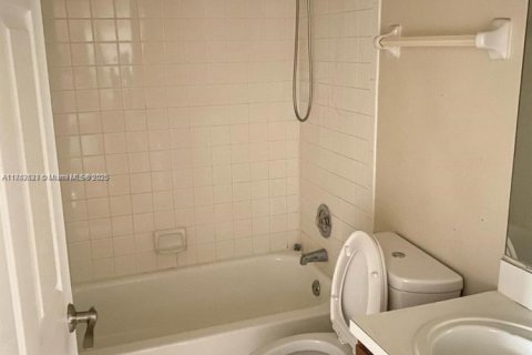 Copropriété à louer à Oakland Park, Floride: 2 chambres, 101.82 m2 № 1836699 - photo 6