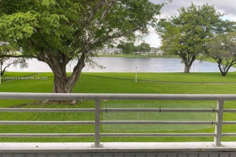 Copropriété à louer à Oakland Park, Floride: 2 chambres, 101.82 m2 № 1836699 - photo 9