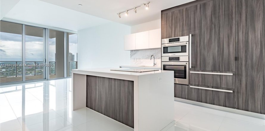 Condo in Miami, Florida, 1 bedroom  № 1845705