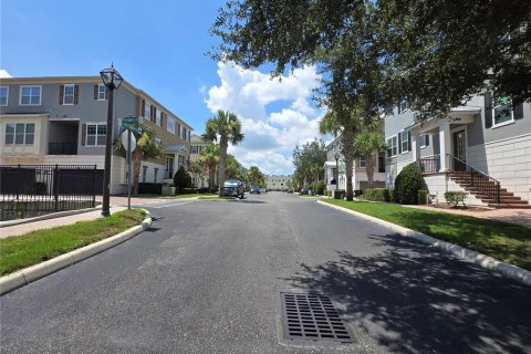 Adosado en venta en Orlando, Florida, 4 dormitorios, 163.42 m2 № 2149678 - foto 4
