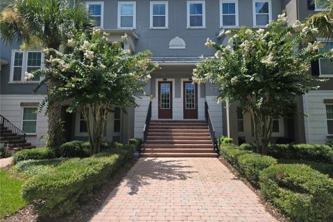 Adosado en Orlando, Florida 4 dormitorios, 163.42 m2 № 2149678