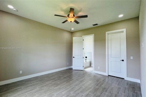 House in LaBelle, Florida 3 bedrooms, 156.17 sq.m. № 1776432 - photo 14