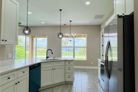 House in LaBelle, Florida 3 bedrooms, 156.17 sq.m. № 1776432 - photo 13