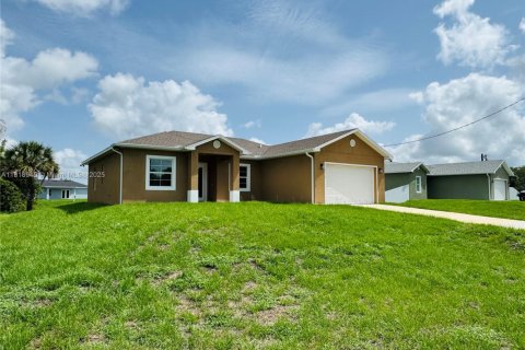 House in LaBelle, Florida 3 bedrooms, 156.17 sq.m. № 1776432 - photo 4