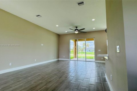 House in LaBelle, Florida 3 bedrooms, 156.17 sq.m. № 1776432 - photo 11