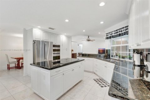 House in Coral Springs, Florida 4 bedrooms, 232.72 sq.m. № 1781796 - photo 17