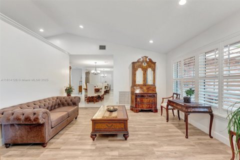 House in Coral Springs, Florida 4 bedrooms, 232.72 sq.m. № 1781796 - photo 12