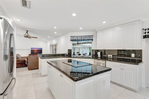 House in Coral Springs, Florida 4 bedrooms, 232.72 sq.m. № 1781796 - photo 18