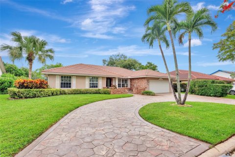 House in Coral Springs, Florida 4 bedrooms, 232.72 sq.m. № 1781796 - photo 7
