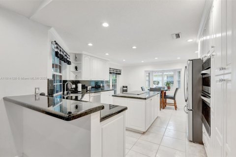 House in Coral Springs, Florida 4 bedrooms, 232.72 sq.m. № 1781796 - photo 19