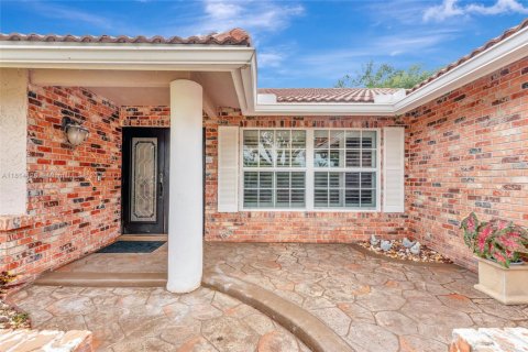 House in Coral Springs, Florida 4 bedrooms, 232.72 sq.m. № 1781796 - photo 9