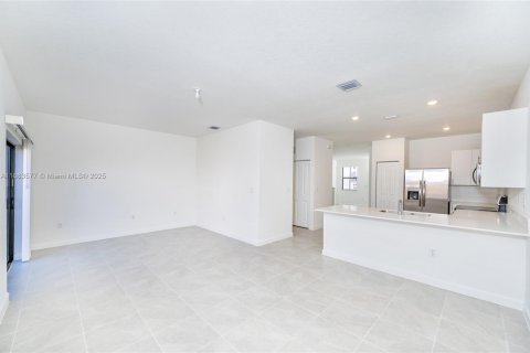 Touwnhouse à louer à Miami, Floride: 4 chambres, 169.83 m2 № 1929812 - photo 5
