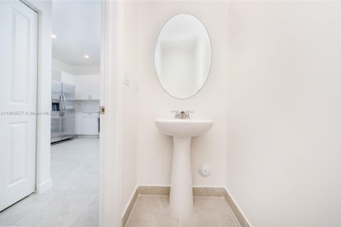 Touwnhouse à louer à Miami, Floride: 4 chambres, 169.83 m2 № 1929812 - photo 19