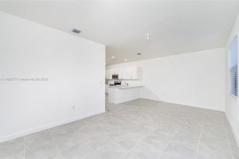 Touwnhouse à louer à Miami, Floride: 4 chambres, 169.83 m2 № 1929812 - photo 17