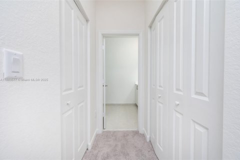 Touwnhouse à louer à Miami, Floride: 4 chambres, 169.83 m2 № 1929812 - photo 24