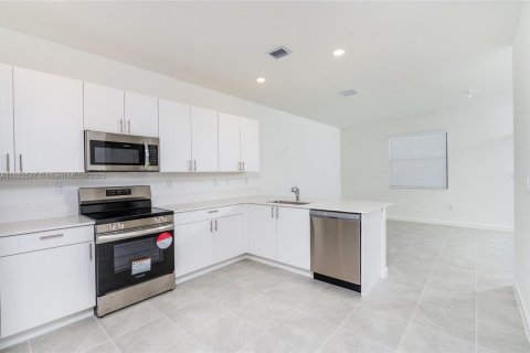 Touwnhouse à louer à Miami, Floride: 4 chambres, 169.83 m2 № 1929812 - photo 8
