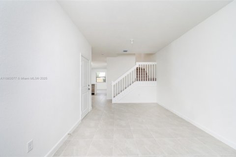 Touwnhouse à louer à Miami, Floride: 4 chambres, 169.83 m2 № 1929812 - photo 20