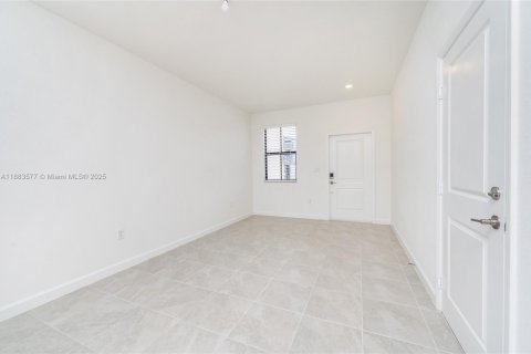 Touwnhouse à louer à Miami, Floride: 4 chambres, 169.83 m2 № 1929812 - photo 13