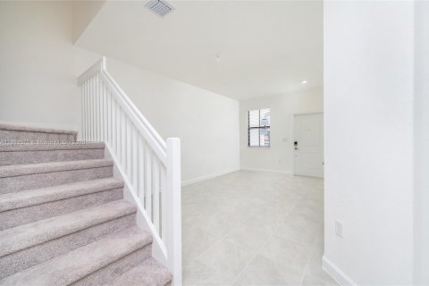 Touwnhouse à louer à Miami, Floride: 4 chambres, 169.83 m2 № 1929812 - photo 16