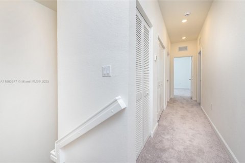 Touwnhouse à louer à Miami, Floride: 4 chambres, 169.83 m2 № 1929812 - photo 26