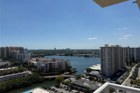 Condo in Sunny Isles Beach, Florida, 2 bedrooms  № 1790774 - photo 16