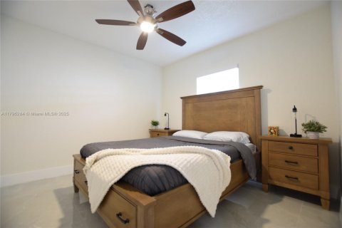 House in Miami, Florida 4 bedrooms, 170.01 sq.m. № 1728802 - photo 9