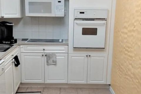 Copropriété à louer à Sunny Isles Beach, Floride: 1 chambre, 93.37 m2 № 1748764 - photo 4