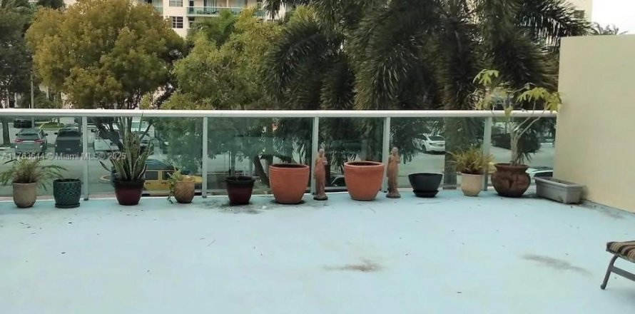 Condo à Sunny Isles Beach, Floride, 1 chambre  № 1748764