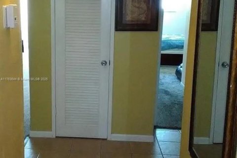 Copropriété à louer à Sunny Isles Beach, Floride: 1 chambre, 93.37 m2 № 1748764 - photo 2