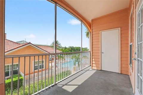 Condo in Tampa, Florida, 2 bedrooms  № 2393428 - photo 24