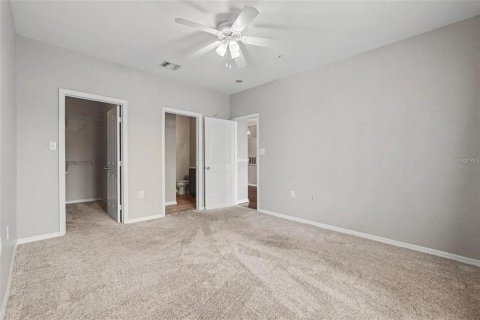 Condo in Tampa, Florida, 2 bedrooms  № 2393428 - photo 13