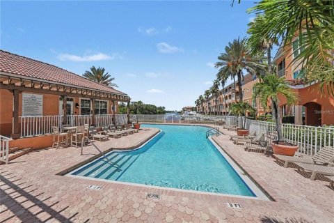 Condo in Tampa, Florida, 2 bedrooms  № 2393428 - photo 25
