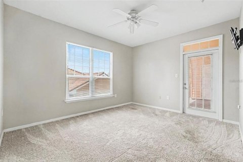 Condo in Tampa, Florida, 2 bedrooms  № 2393428 - photo 18