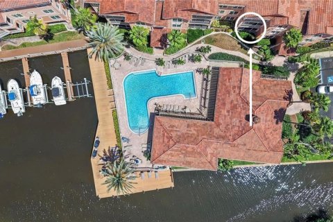 Condo in Tampa, Florida, 2 bedrooms  № 2393428 - photo 28