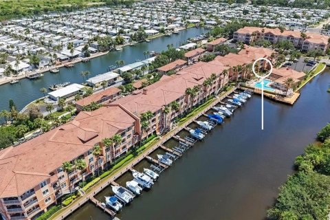 Condo in Tampa, Florida, 2 bedrooms  № 2393428 - photo 30