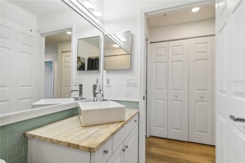Condo in Bradenton, Florida, 2 bedrooms  № 1831265 - photo 14